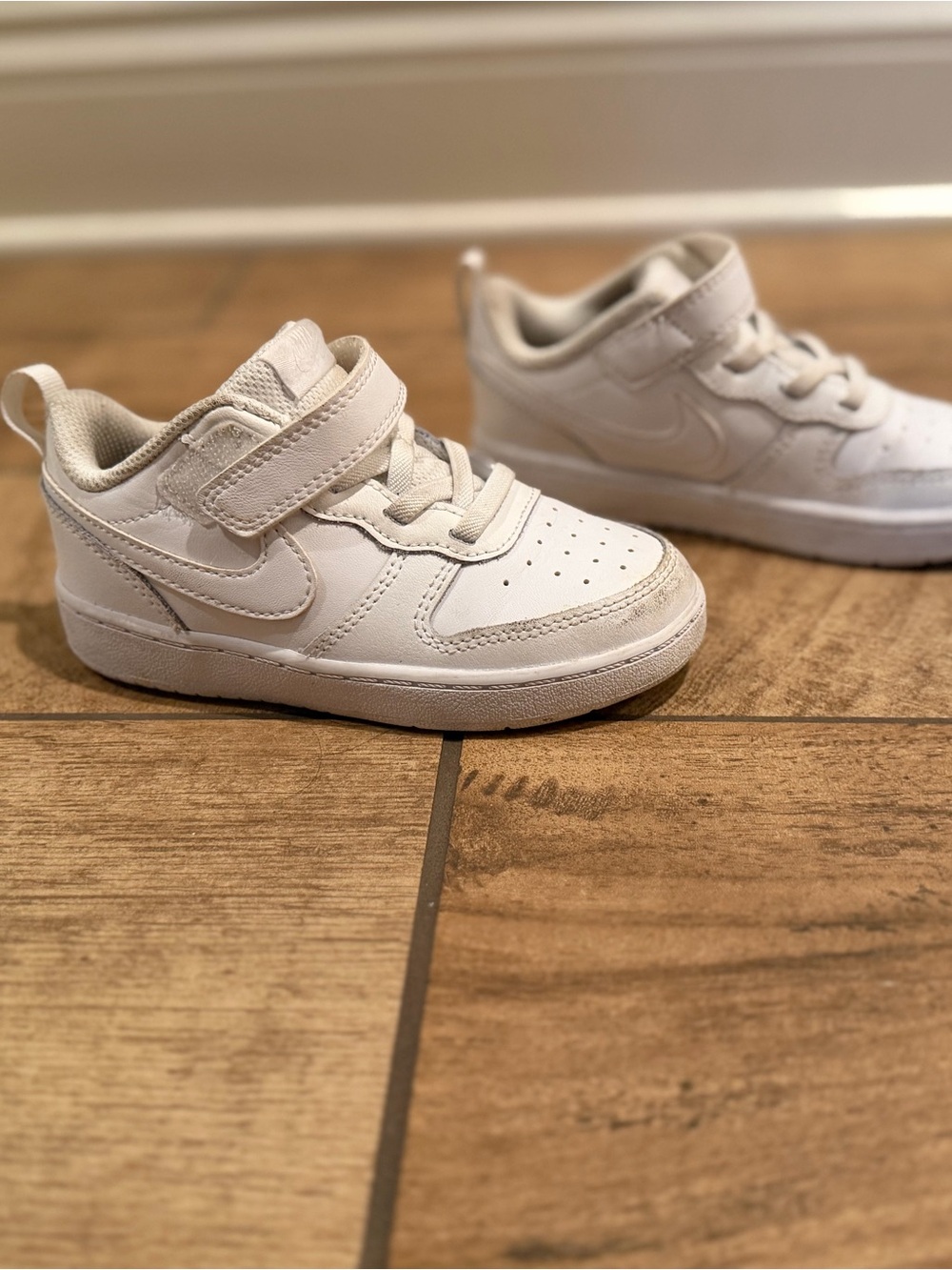 Nike Kids White Velcro Low-Top Sneakers